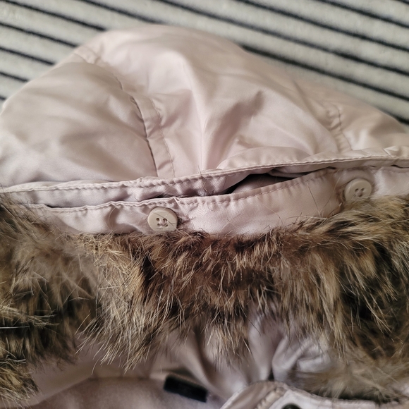 Gap Girl Shiny Cream Peplum Puffer Coat  Size 4 Years - Picture 6 of 7